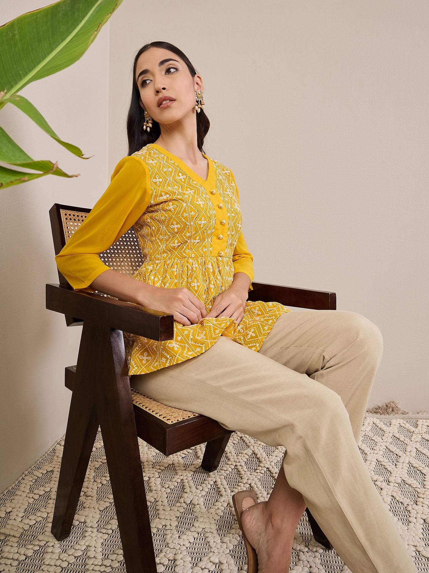 Ethnic Motifs Embroidered V-Neck Chikankari Chikankari Pleated Anarkali Kurti