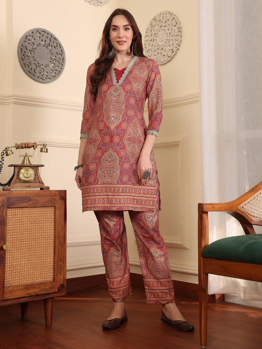 Women Floral Dyed Regular Kurta with Trousers