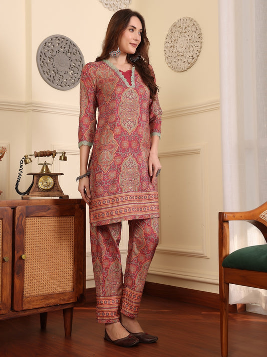 Women Floral Dyed Regular Kurta with Trousers