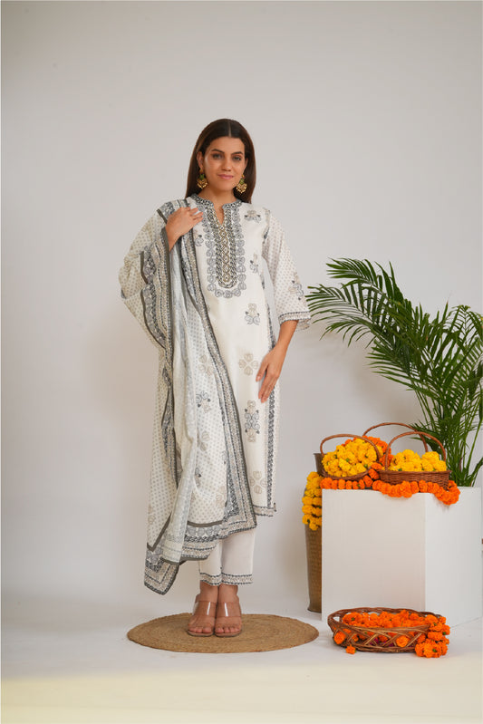 Women Printed Beads and Stones Pure Cotton Kurta with Trousers & Dupatta