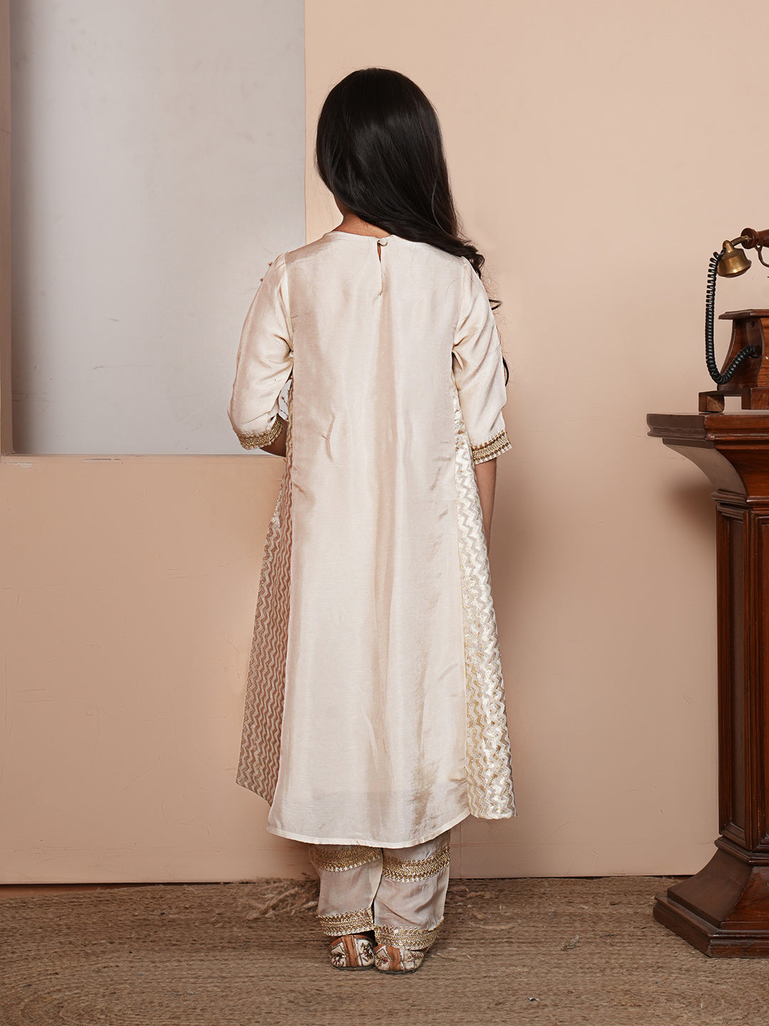 Girls Solid Embroidered Kurta with Pyjama & Dupatta