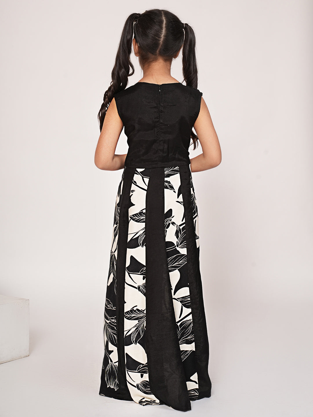 Black and white floral printed dress