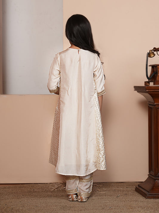 Embroiderd beige kurta set with dupatta