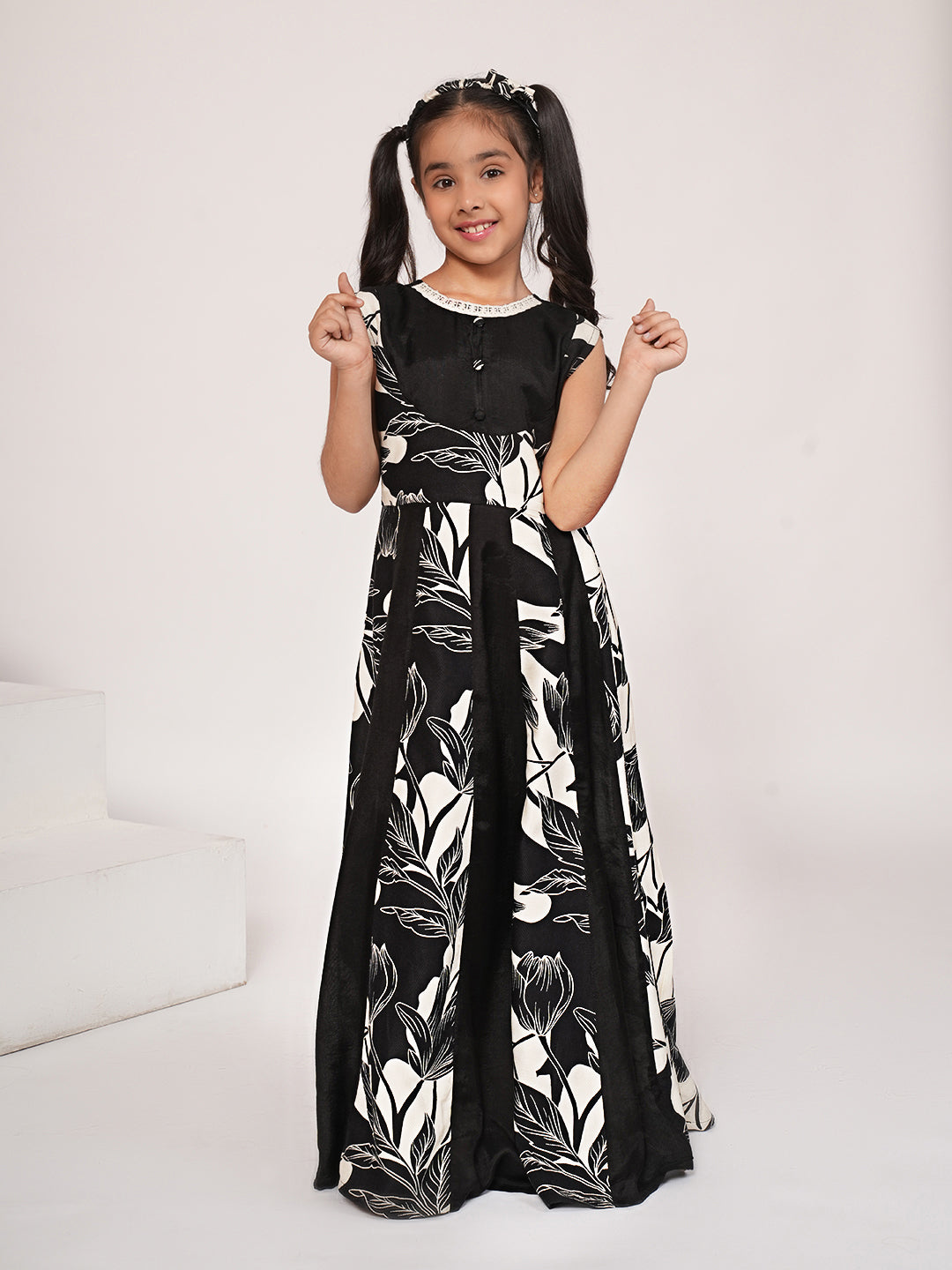 Black and white floral printed dress