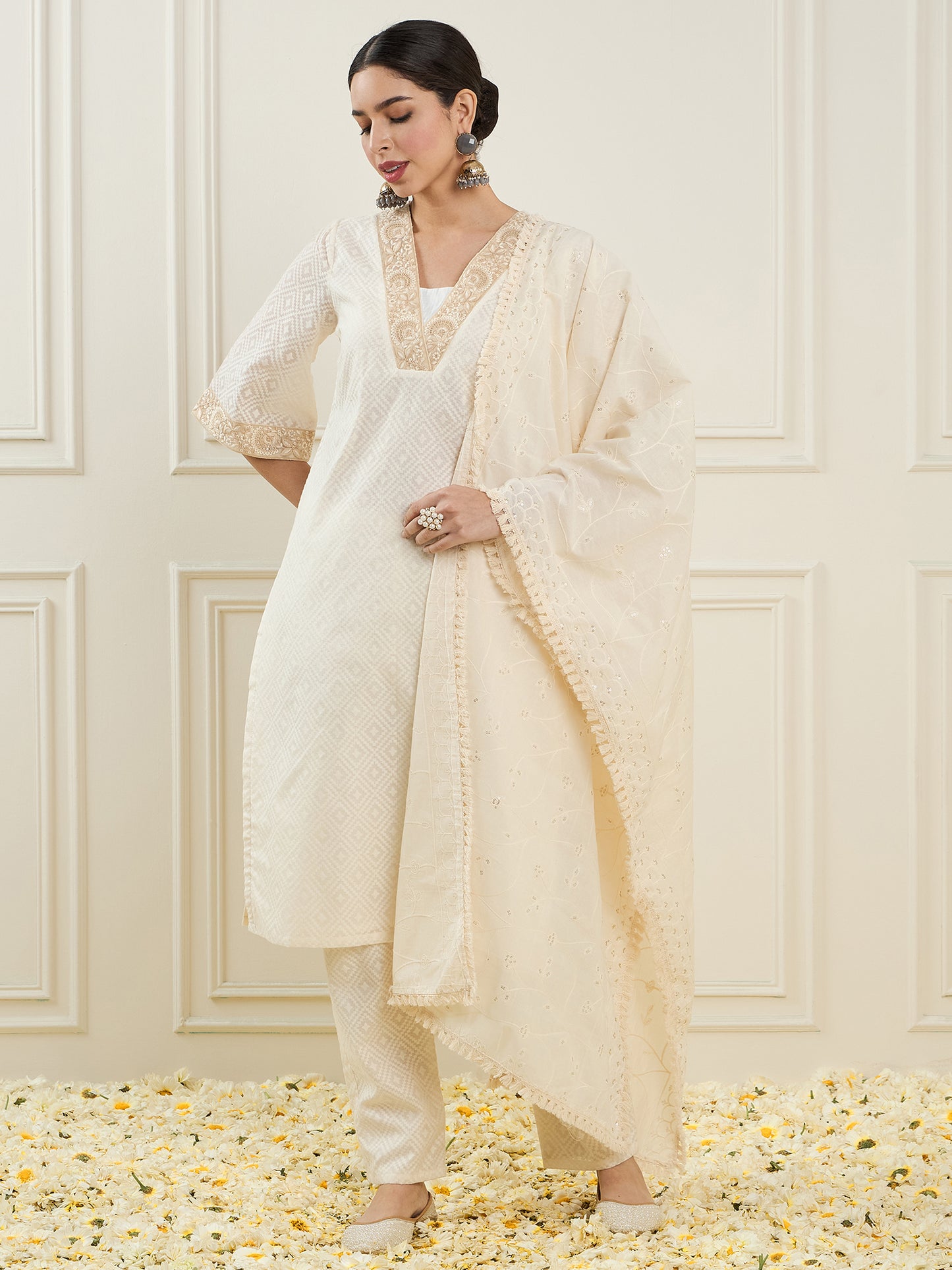 Regular Thread Work V-Neck Straight Kurta with Trouser & Dupatta