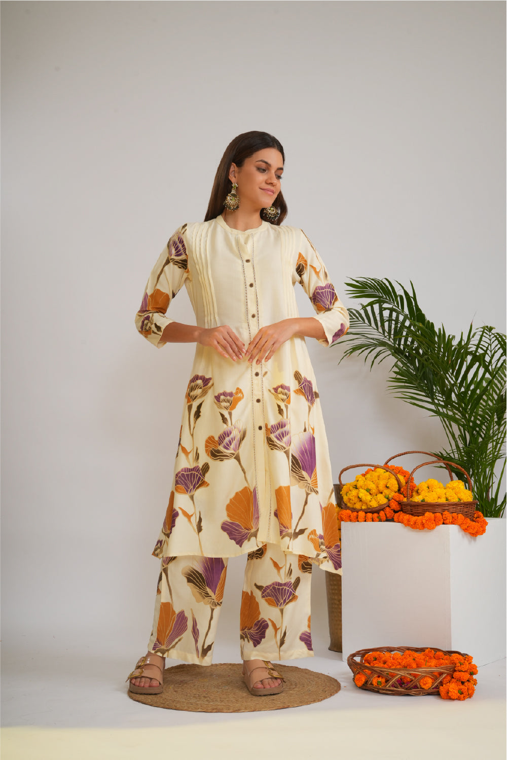 Women Floral Printed Mandarin Collar Regular Pure Cotton Kurta With Trousers