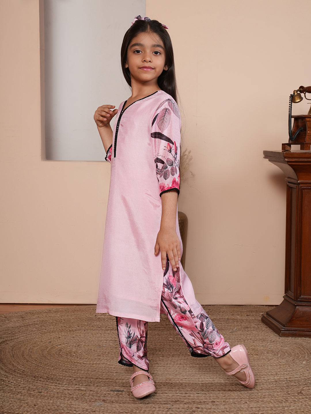Floral printed pink kurta set