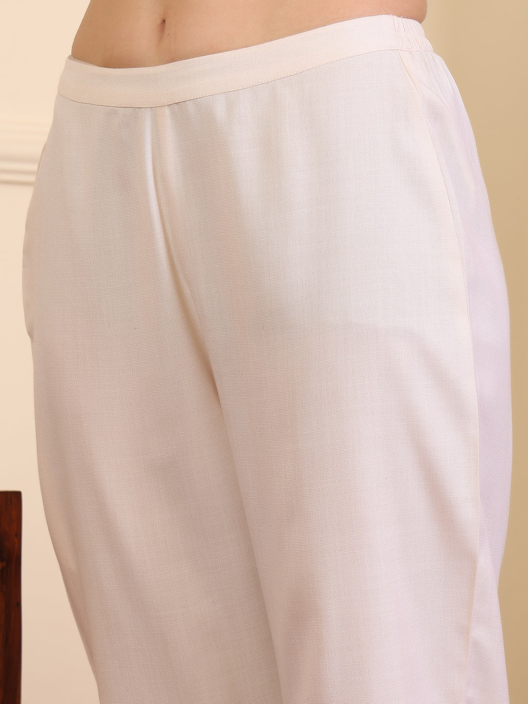 Ethnic Motifs Yoke Design V-Neck Thread Work Pure Cotton Straight Kurta & Trousers