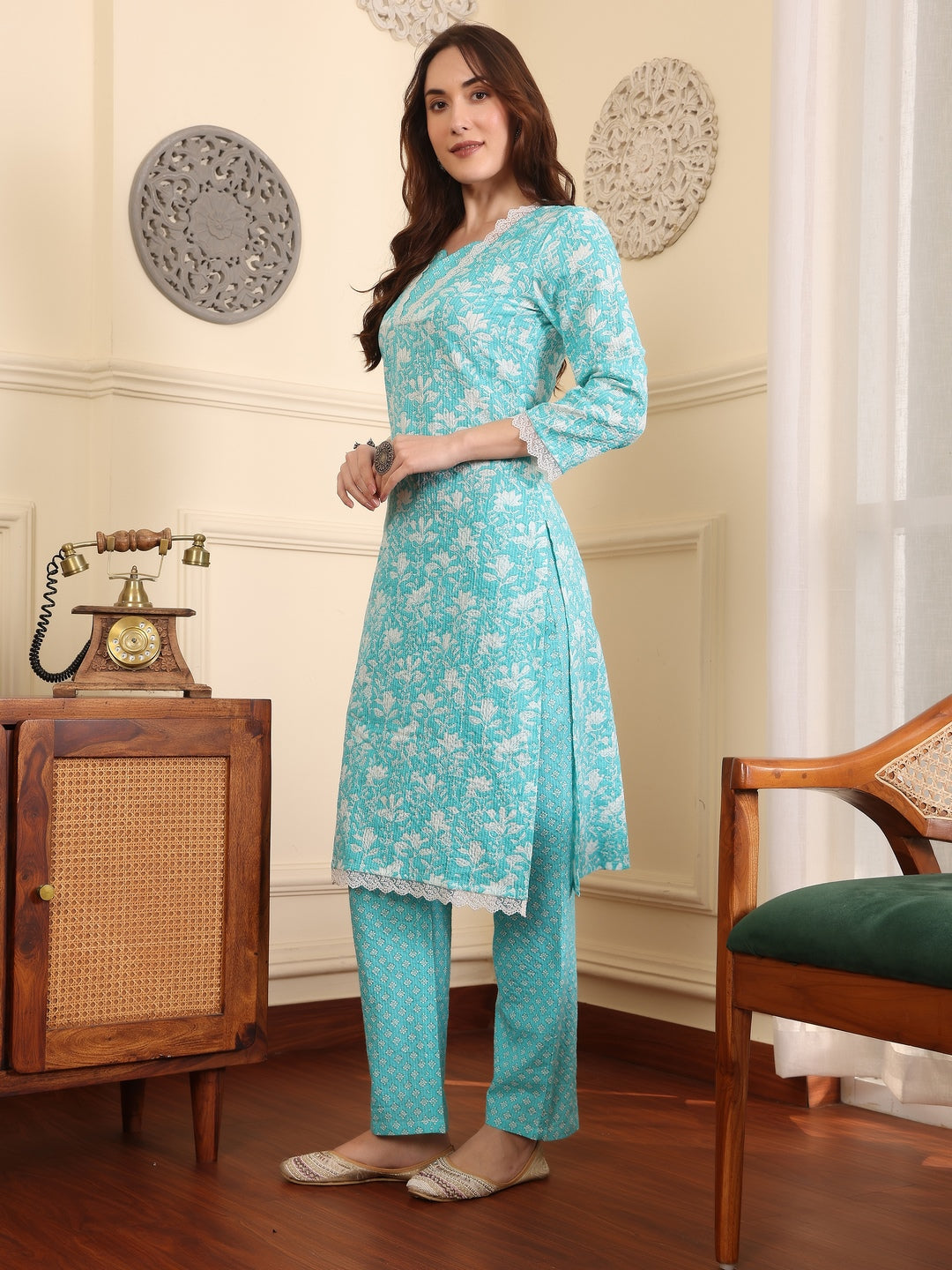Women Floral Printed Regular Thread Work Pure Cotton Kurta with Trousers
