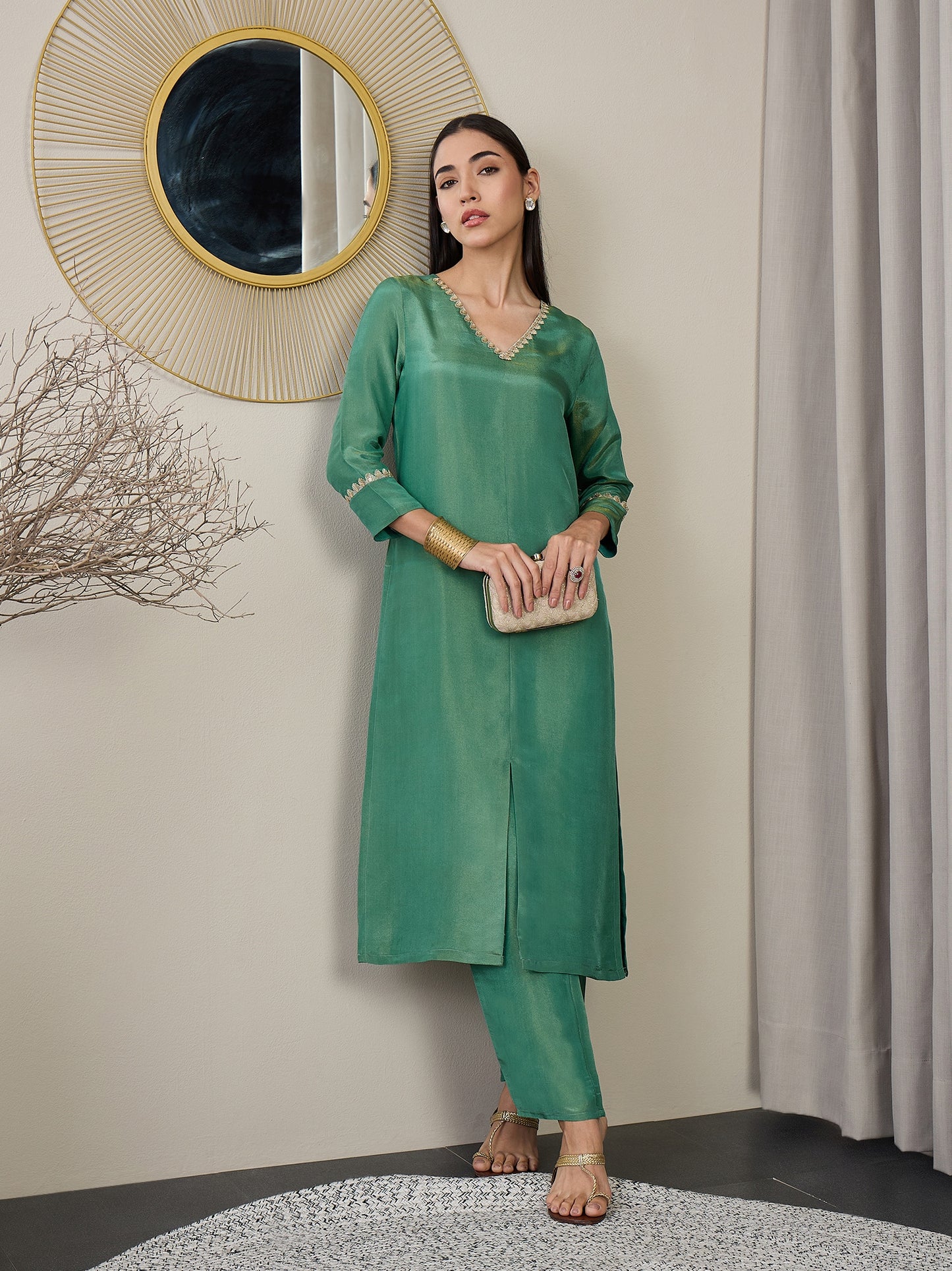 Women Front Slit Straight Kurta Paired with Pant