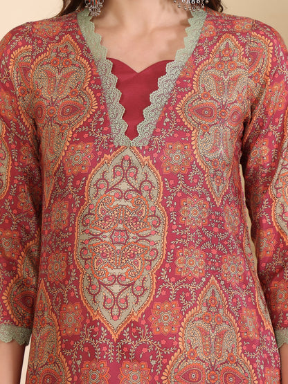 Women Floral Dyed Regular Kurta with Trousers