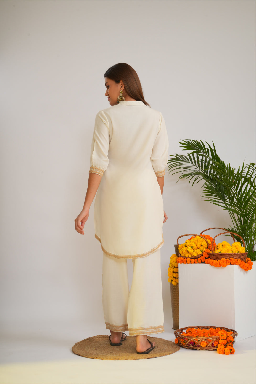 Embroidered Mandarin Collar Linen Tunic With Trousers