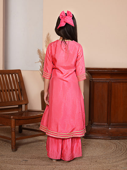 Pink kurta set with Off white dupatta