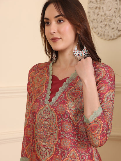 Women Floral Dyed Regular Kurta with Trousers