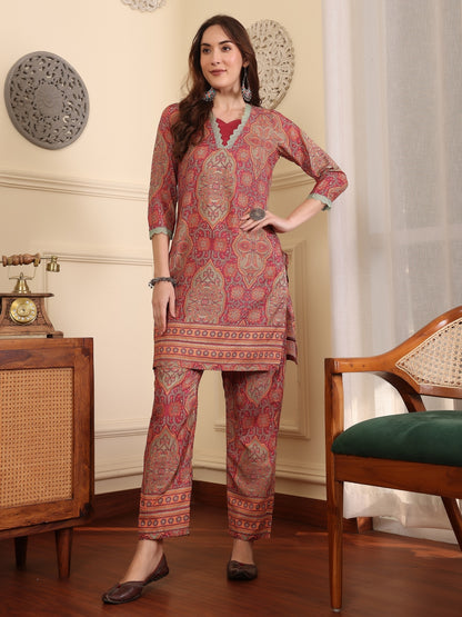 Women Floral Dyed Regular Kurta with Trousers