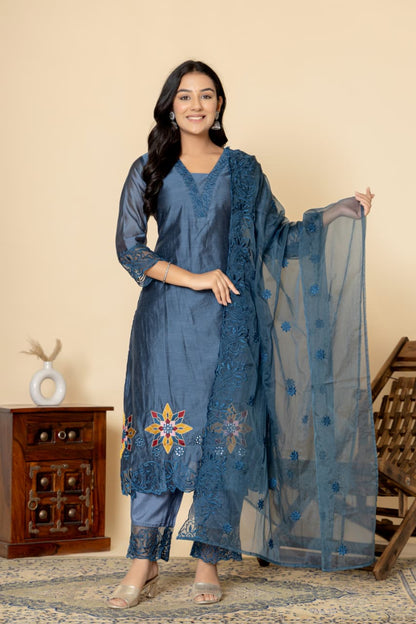 Women Floral Embroidered Kurta with Trousers & Dupatta