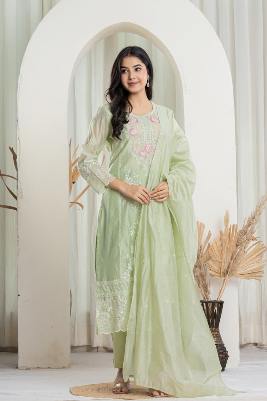 Women Floral Embroidered Kurta with Trousers & Dupatta