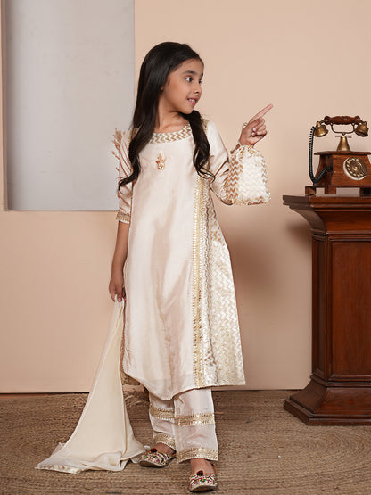 Girls Solid Embroidered Kurta with Pyjama & Dupatta
