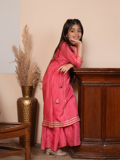 Pink kurta set with Off white dupatta