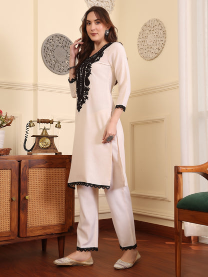 Ethnic Motifs Yoke Design V-Neck Thread Work Pure Cotton Straight Kurta & Trousers