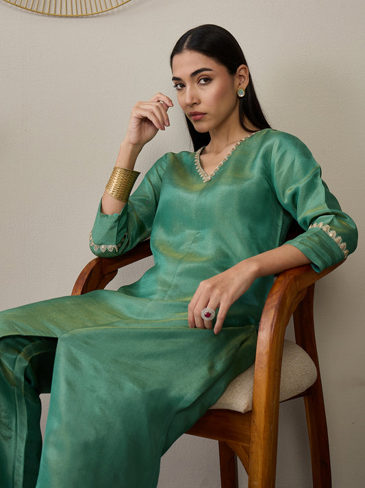 Women Front Slit Straight Kurta Paired with Pant