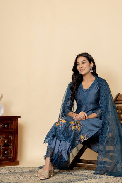 Women Floral Embroidered Kurta with Trousers & Dupatta